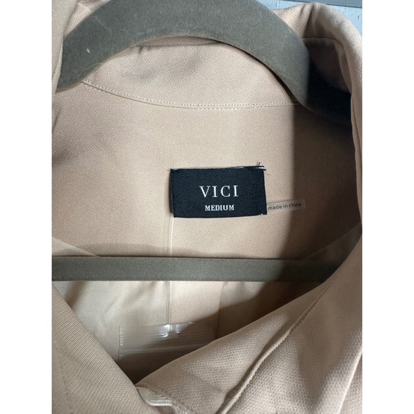 VICI Beige Women's Scalloped Trim Cropped Blazer Jacket Gold Buttons Medium - Picture 2 of 9